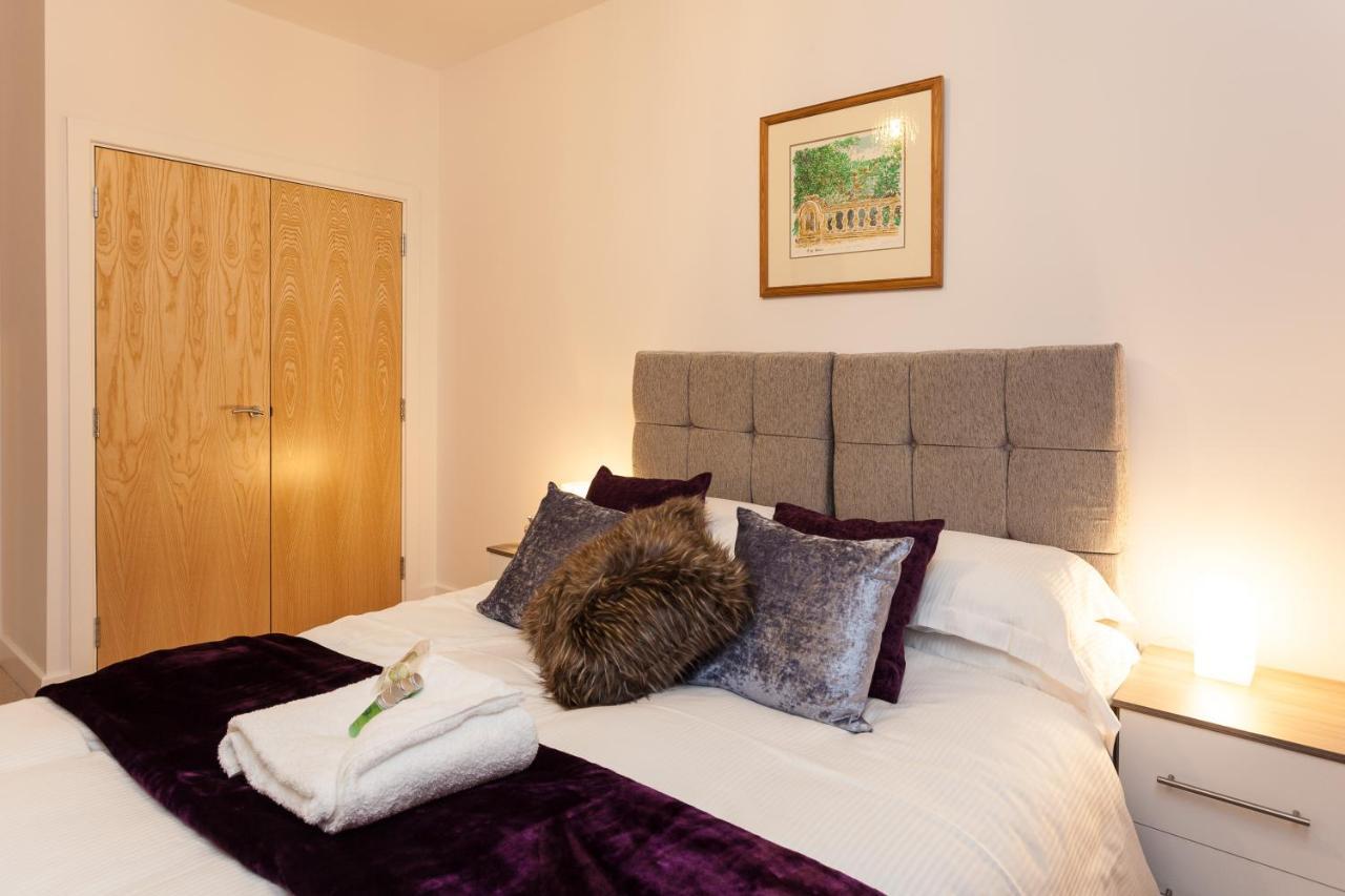 Self-Contained Town Centre One Bedroom Apartments By Helmswood Serviced Apartments Redhill  Dış mekan fotoğraf