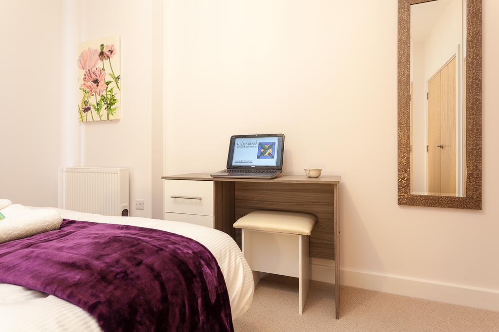 Self-Contained Town Centre One Bedroom Apartments By Helmswood Serviced Apartments Redhill  Dış mekan fotoğraf